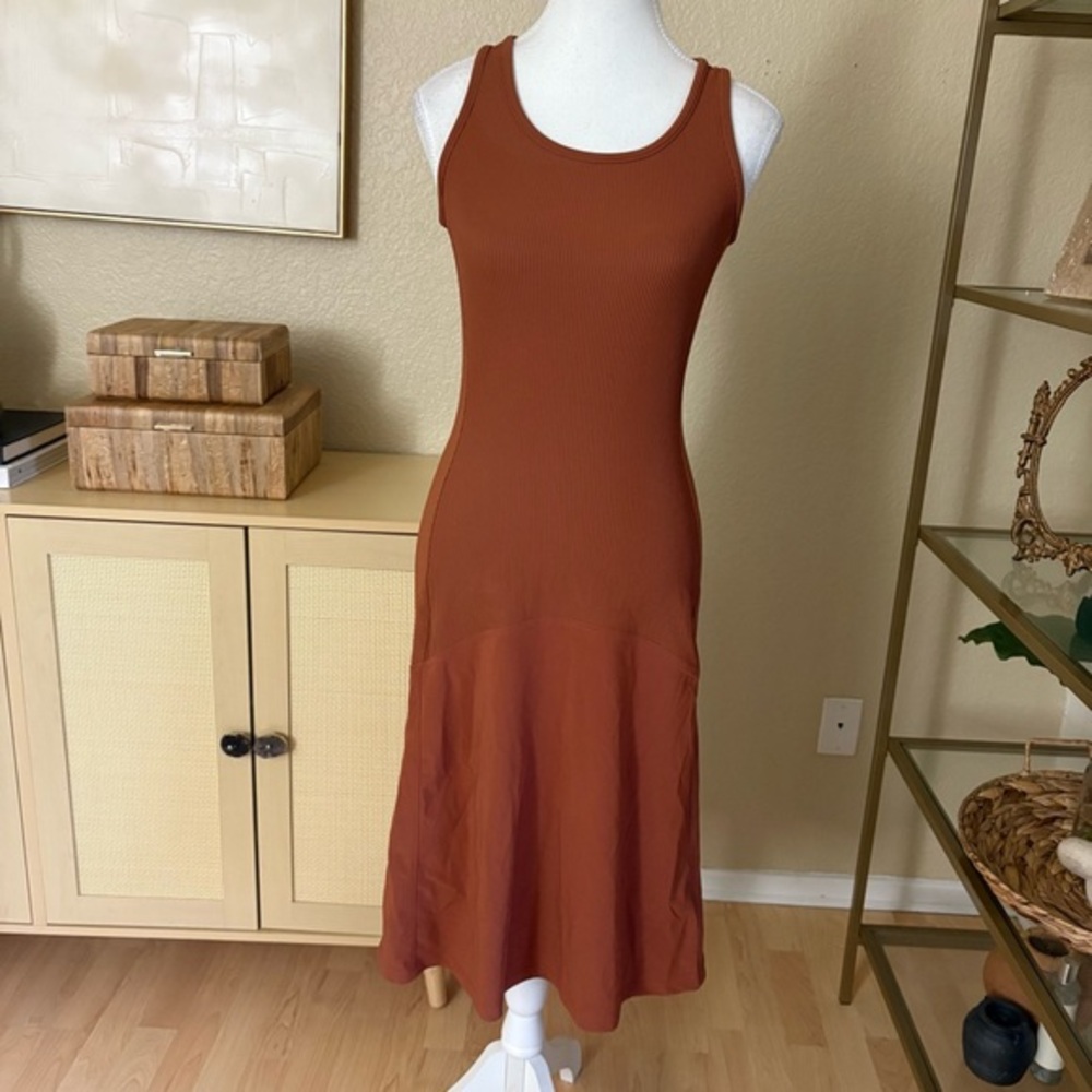 ATHLETA NWOT Pacifica Midi Ribbed Sleeveless Dress Athletic Rust Orange Size XXS